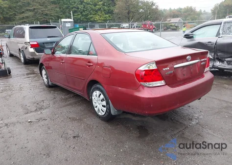 2005 Toyota Camry Le z USA, uszkodzony, nr VIN JTDBE32K153033492